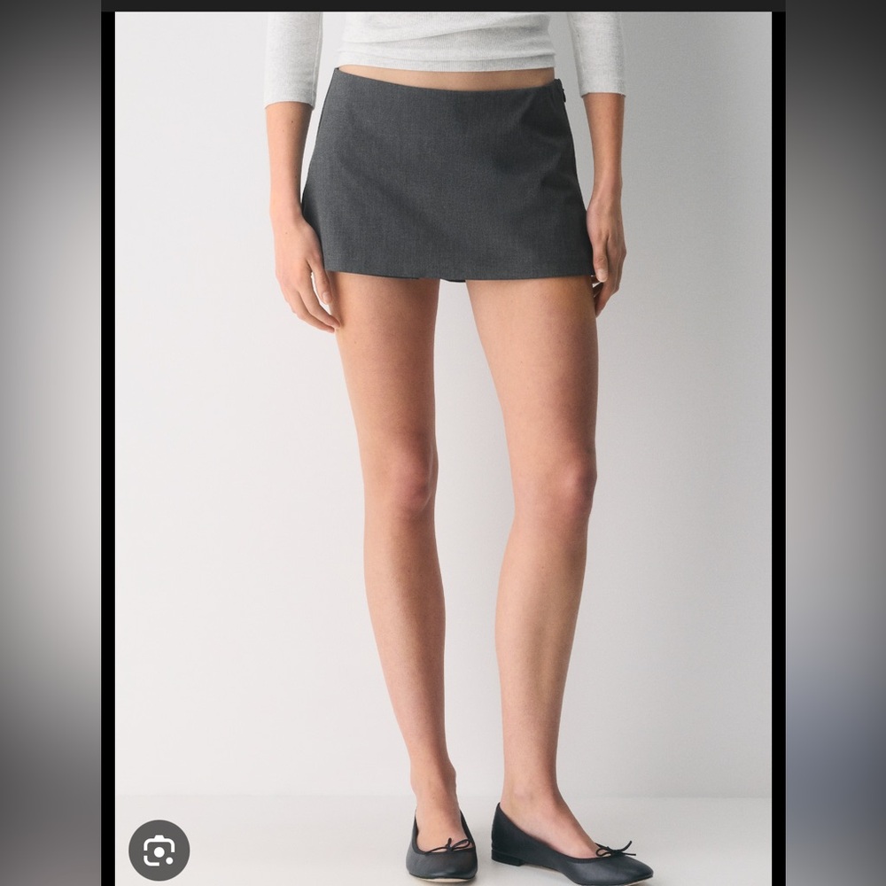 Aritzia flame skort size 4